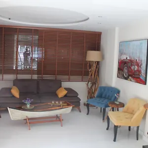 Otel Lila Butik, Dikili